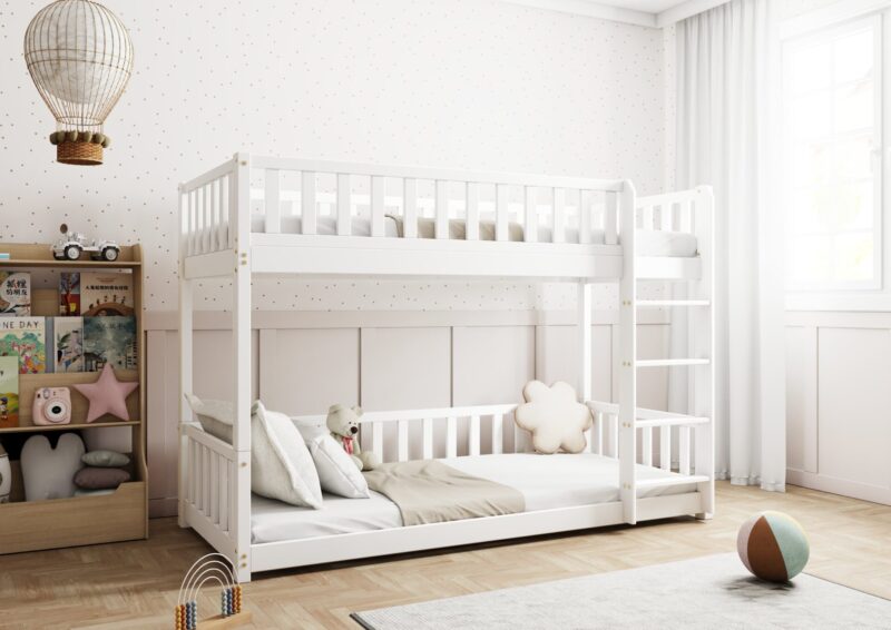 Karo drewniane łóżko piętrowe z barierkami płotek niskie