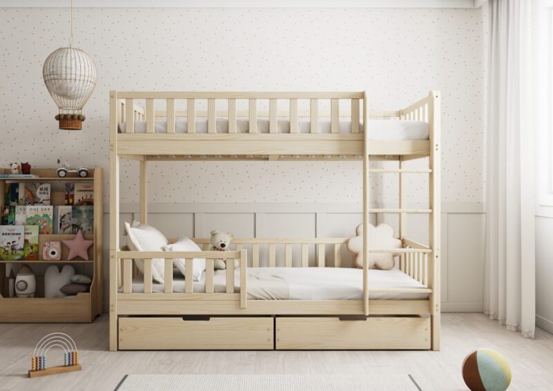 Karo drewniane łóżko piętrowe z barierkami płotek i szufladami na pościel