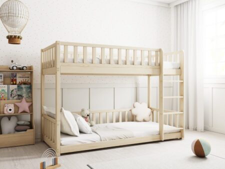 Karo drewniane łóżko piętrowe z barierkami płotek niskie