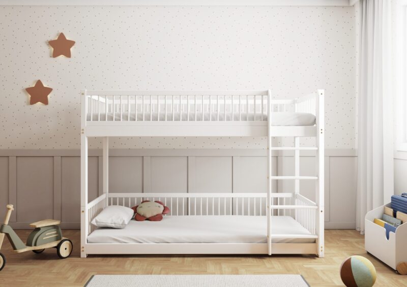 Molly drewniane łóżko piętrowe z okrągłymi szczebelkami na niskich nogach